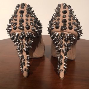 Nude leather Sam Edelman pumps with pewter studs